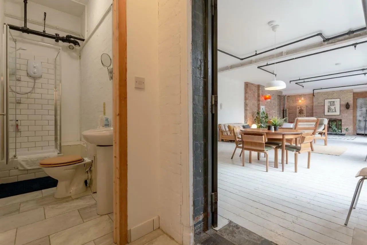شقة لندن  في Industrial Open Plan Studio In Hackney 0*,