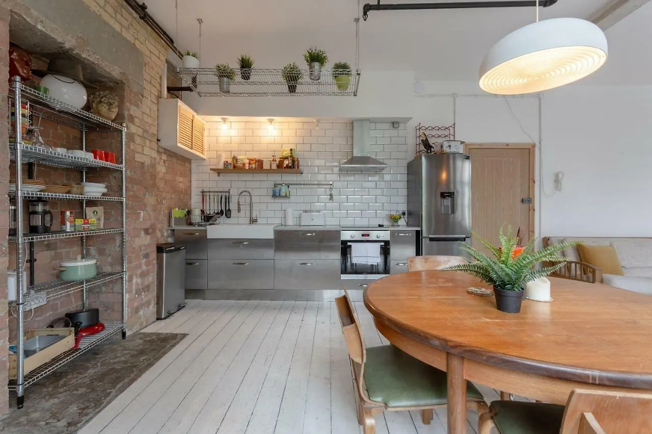 شقة لندن  في Industrial Open Plan Studio In Hackney